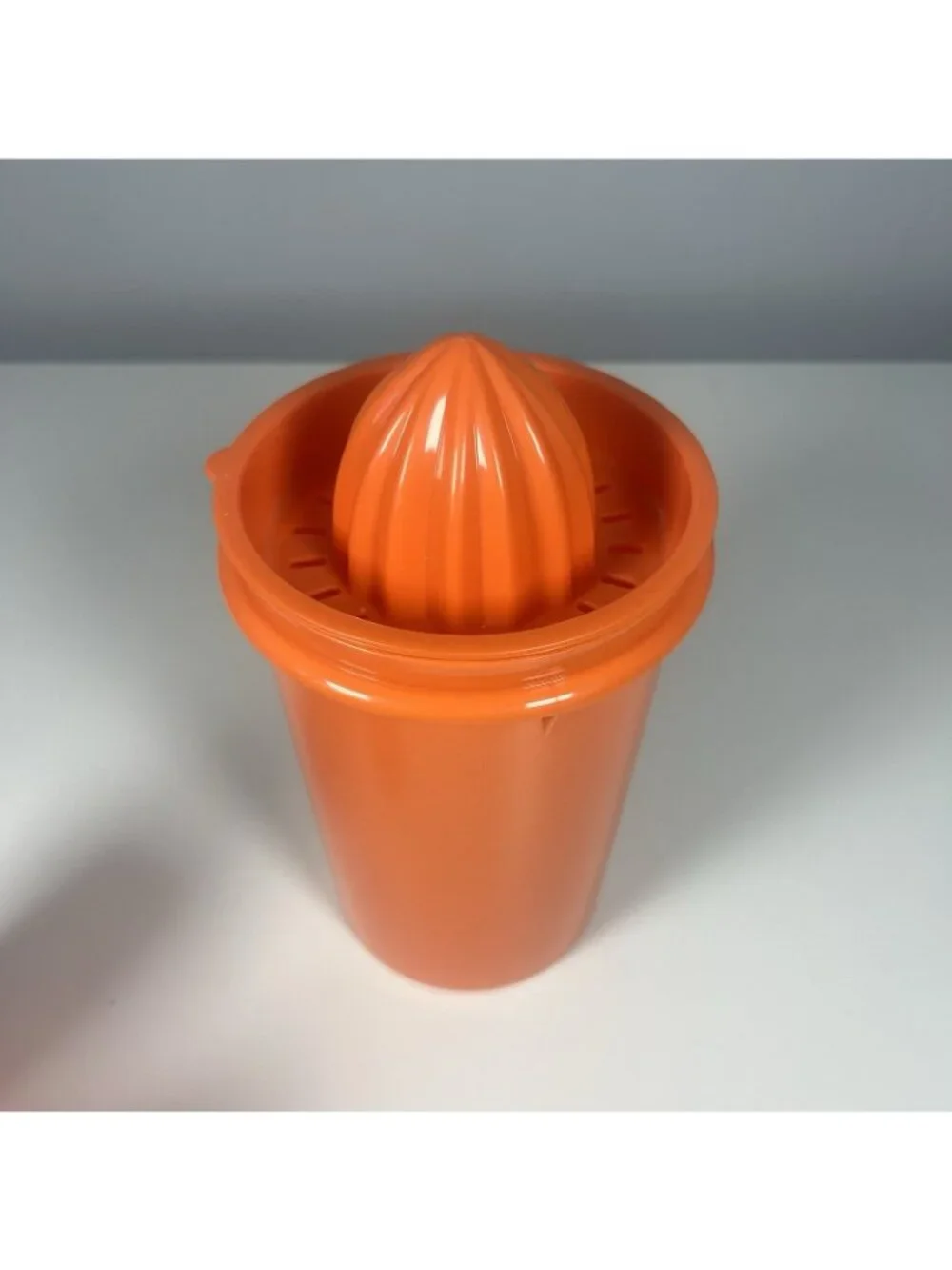 Tupperware 9 pc Orange Juice Set Juicer Pitcher Lid 6 Cups Orange NOS